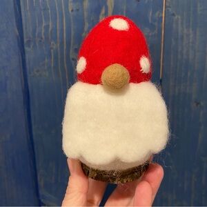 🌸 Hand-felted gnome pincushion Missouri Star Quilt Company Advent exclusive 2024